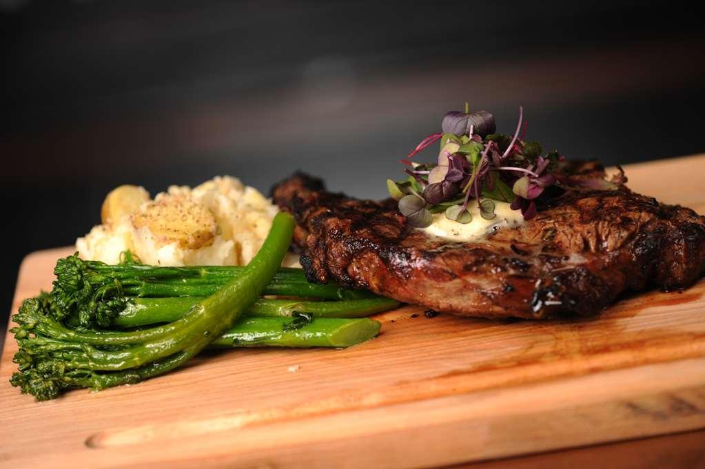 Carriage House Hotel And Conference Centre YYC Restaurant billede