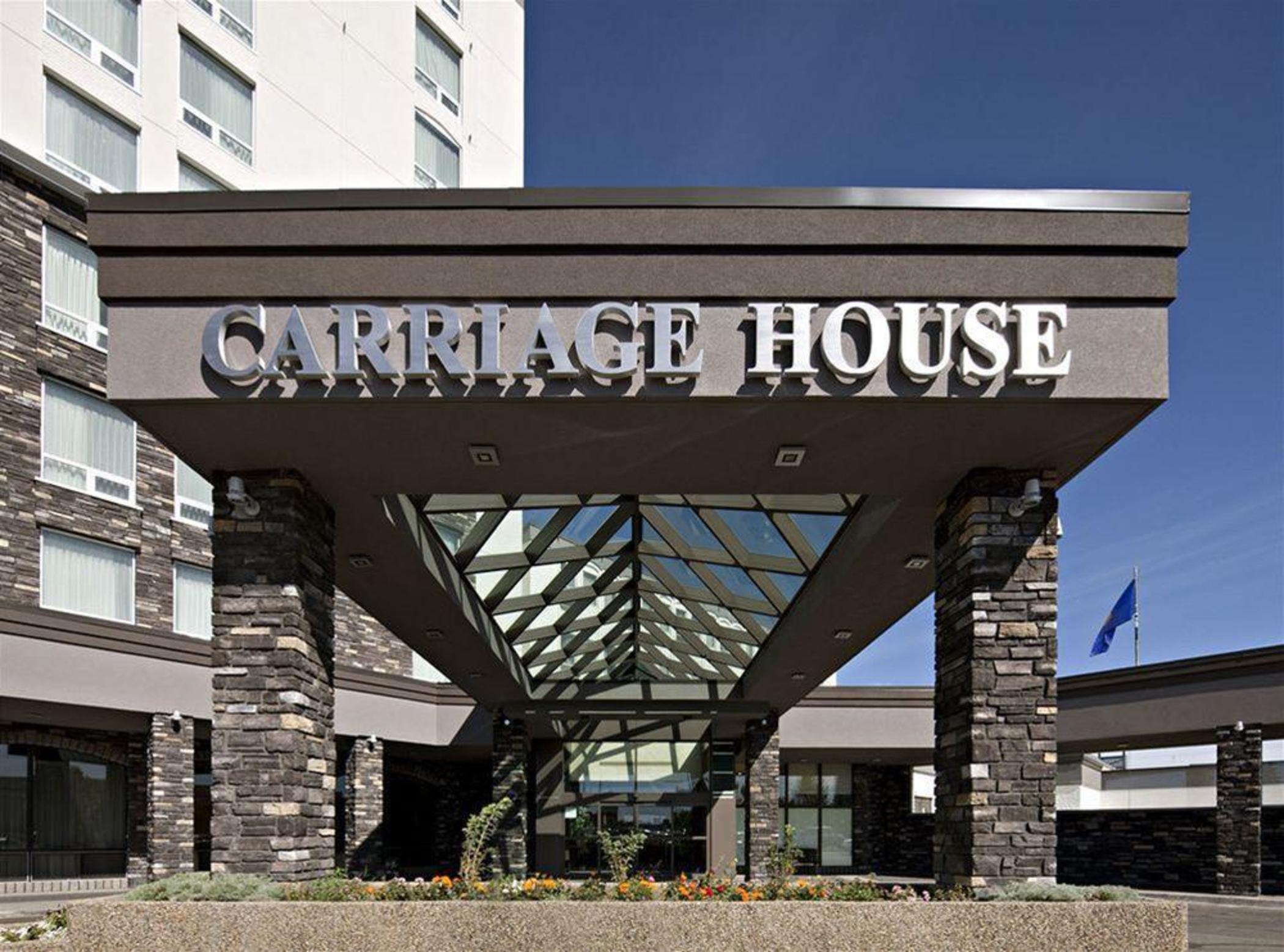 Carriage House Hotel And Conference Centre YYC Eksteriør billede