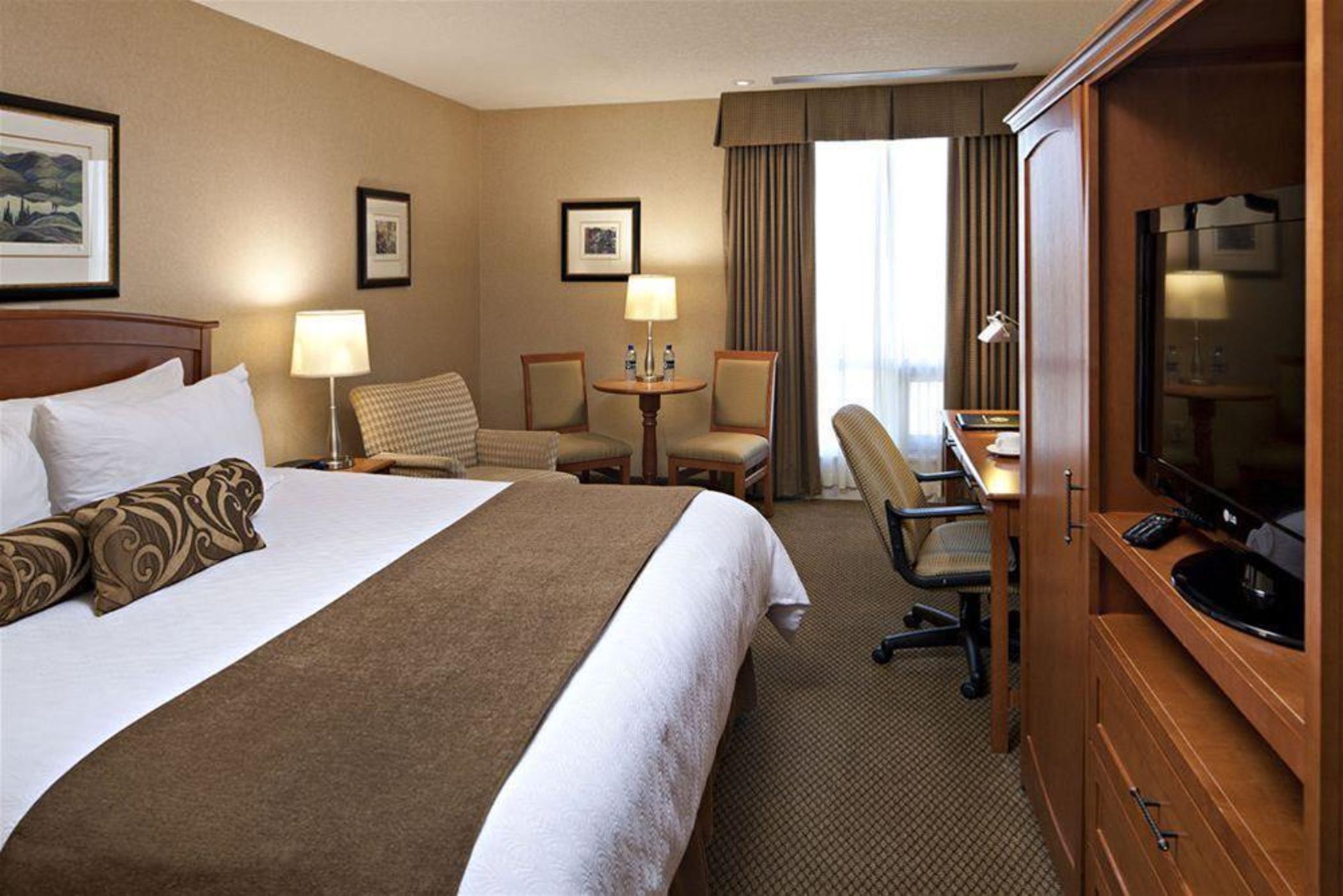 Carriage House Hotel And Conference Centre YYC Eksteriør billede