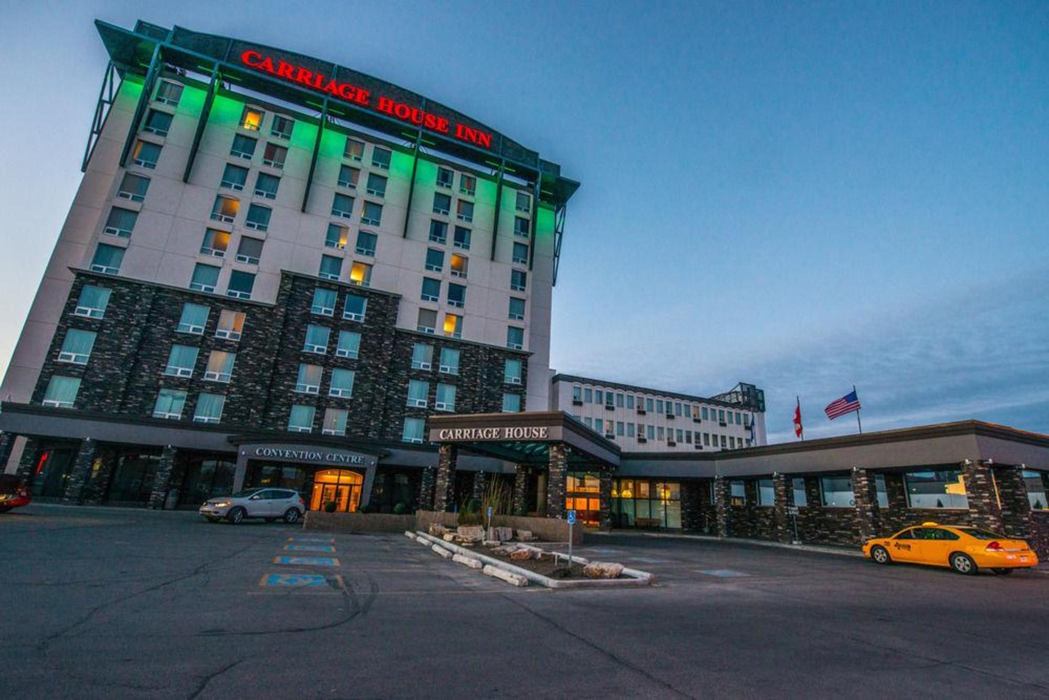 Carriage House Hotel And Conference Centre YYC Eksteriør billede