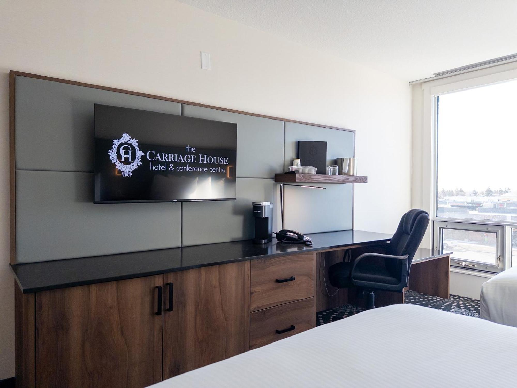Carriage House Hotel And Conference Centre YYC Eksteriør billede