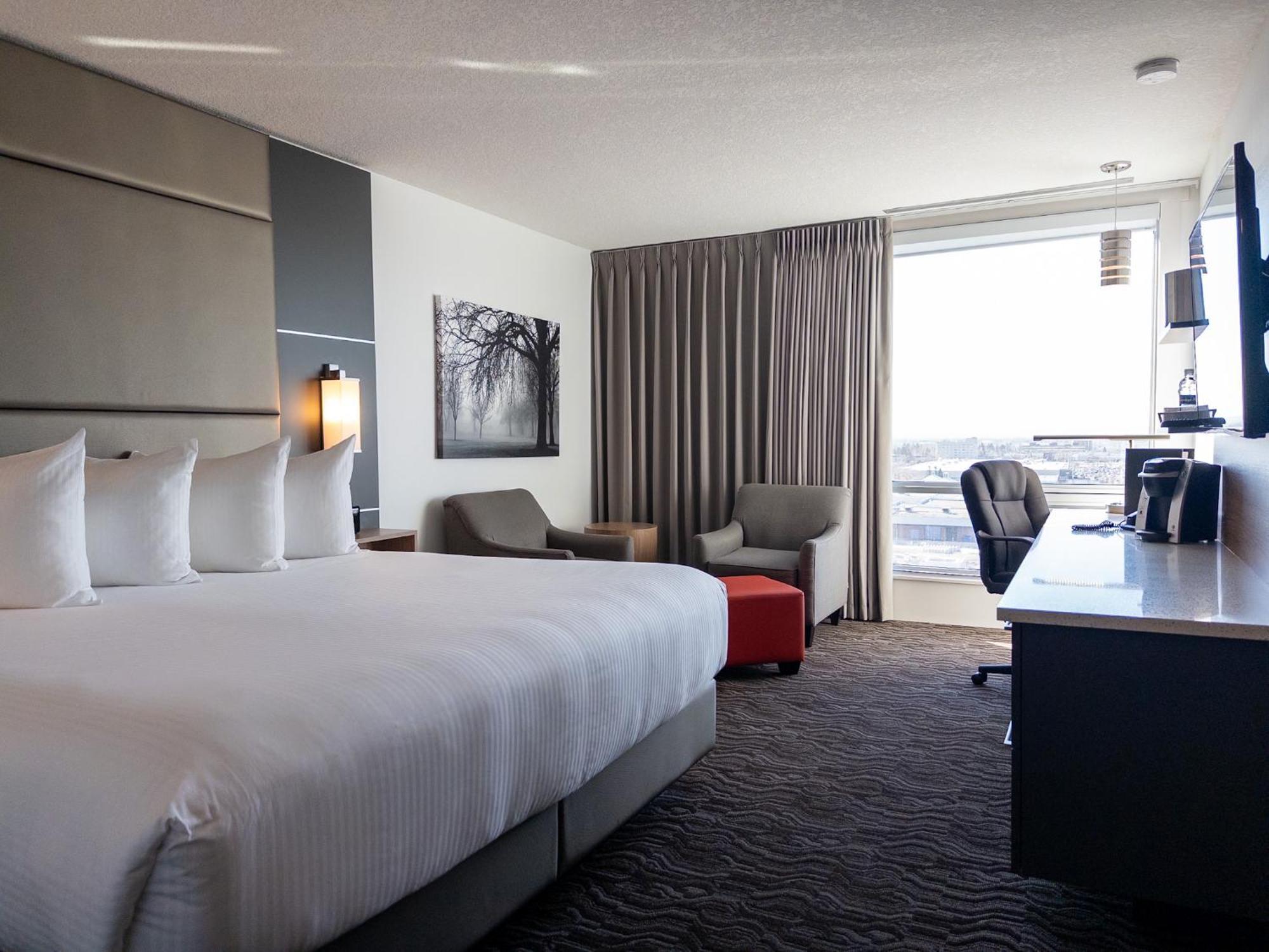 Carriage House Hotel And Conference Centre YYC Eksteriør billede